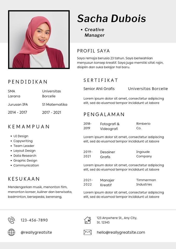 Desain portofolio dan resume kreatif dari Sacha Dubois.