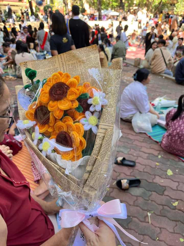 รับจัดดอกไม้ - ดอกไม้จากลวดกำมะหยี่ - 11