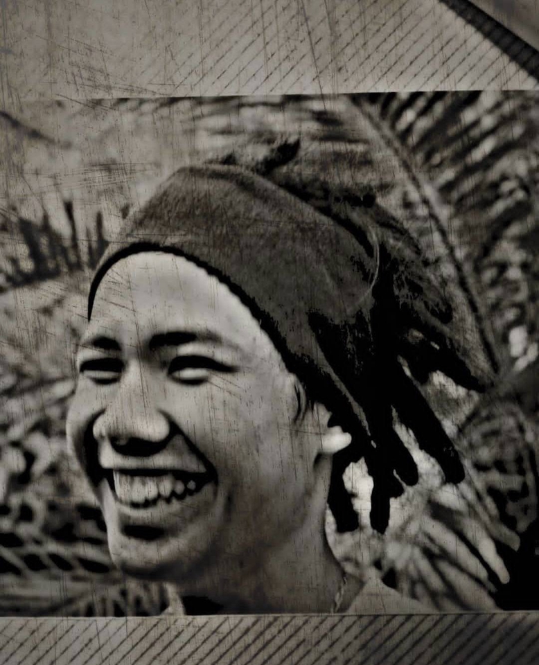 สไตล์ลิสส่วนตัวช่วยแต่งตัวผู้หญิงทรงผมรวบผม