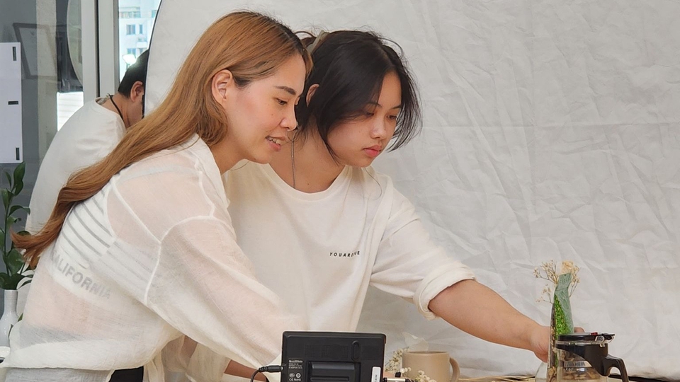Prop & Stylist - Stylist การถ่ายสินค้าต่างๆพร้อมเป็น Director คุมงาน - 1