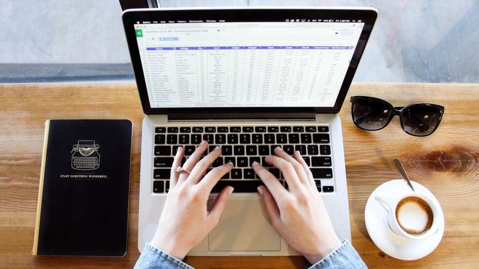 Jasa Pengetikan Online Cepat dan Akurat - Jasa Pengetikan  dokumen & Penerjemah Cepat &  Akurat Gratis maksimal  3x  Revisi  100%  originall 
