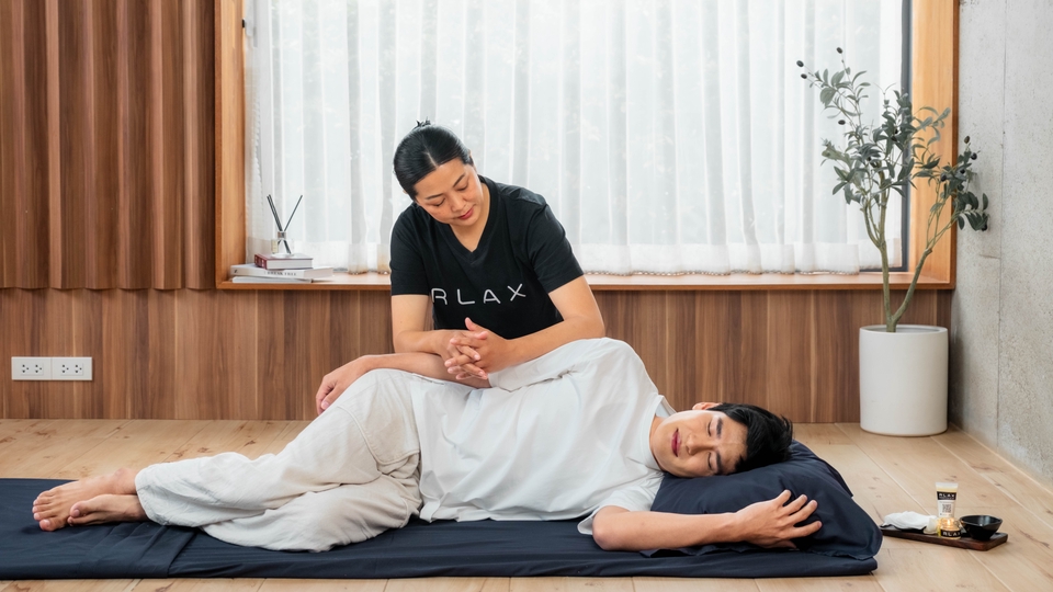 นวดแผนไทยนอกสถานที่ บริการนวดที่บ้าน นวดแก้อาการที่บ้าน หมอนวดแผนไทยตามบ้าน