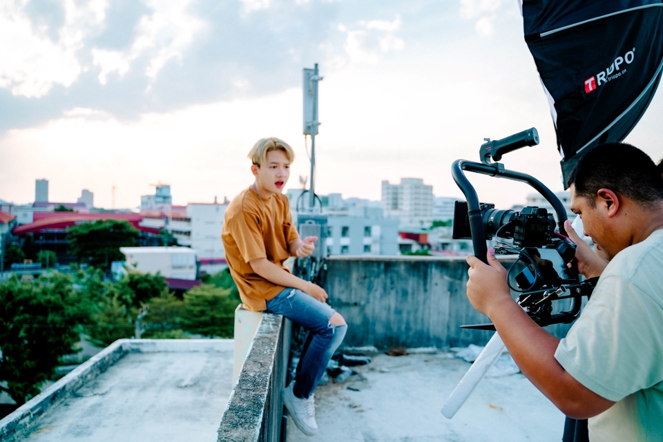 รับถ่ายภาพโปรไฟล์ ช่างภาพฟรีแลนซ์ ถ่ายภาพบุคคล รับถ่ายภาพสินค้า