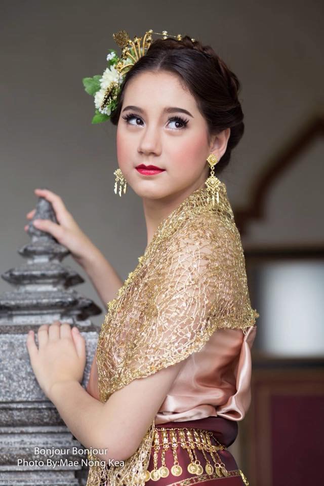 ช่างแต่งหน้า ช่างแต่งหน้ารับปริญญา รับแต่งหน้ารับปริญญา แต่งหน้าทำผม รับปริญญา ช่างแต่งหน้าเกาหลี ช่างแต่งหน้าสไตล์เกาหลี