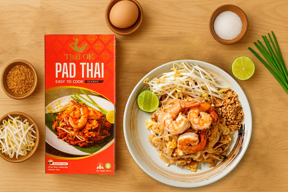 รับถ่ายภาพอาหารไทย Pad Thai ช่างภาพมืออาชีพ ถ่ายภาพสินค้าอาหาร ภาพสวยคมชัด บริการถ่ายภาพ
