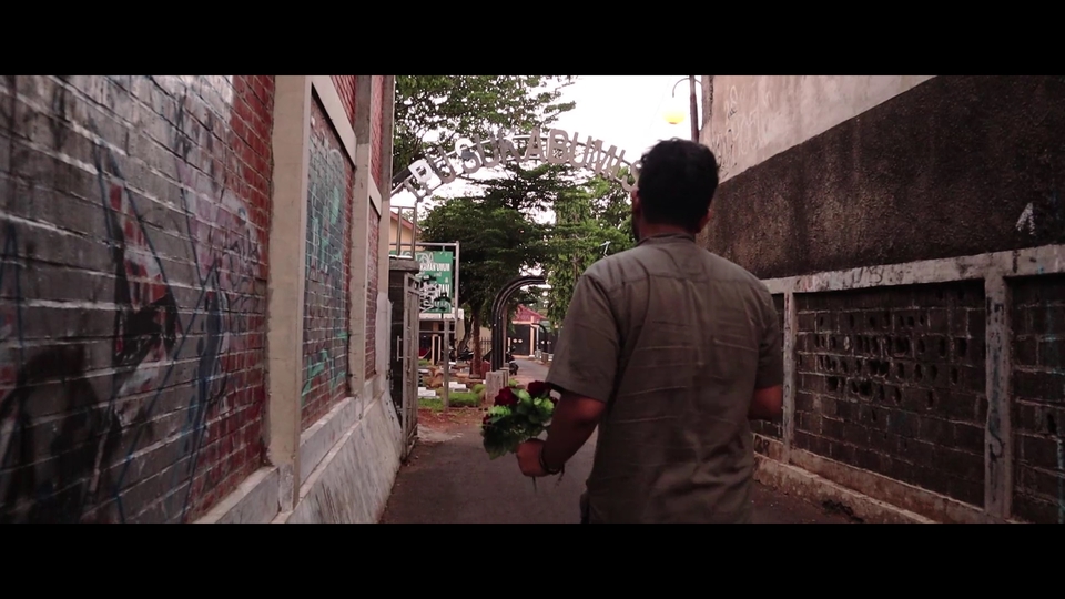 Jasa edit video online professional, pengeditan video profesional untuk youtube, vlog dan berbagai keperluan lainnya.