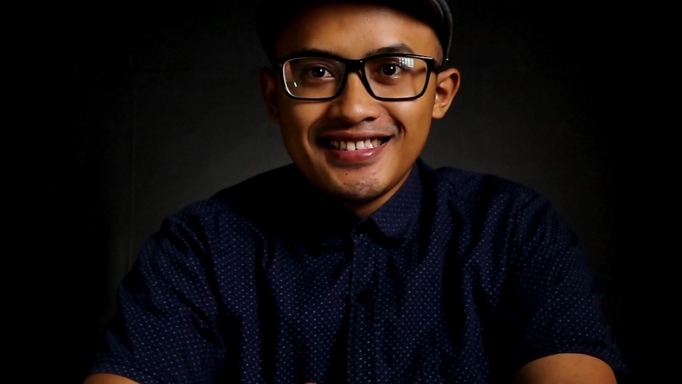 Jasa pengisi suara profesional untuk iklan, video, dan dubbing. Dapatkan harga terbaik untuk jasa pengisi suara pria dan perempuan.