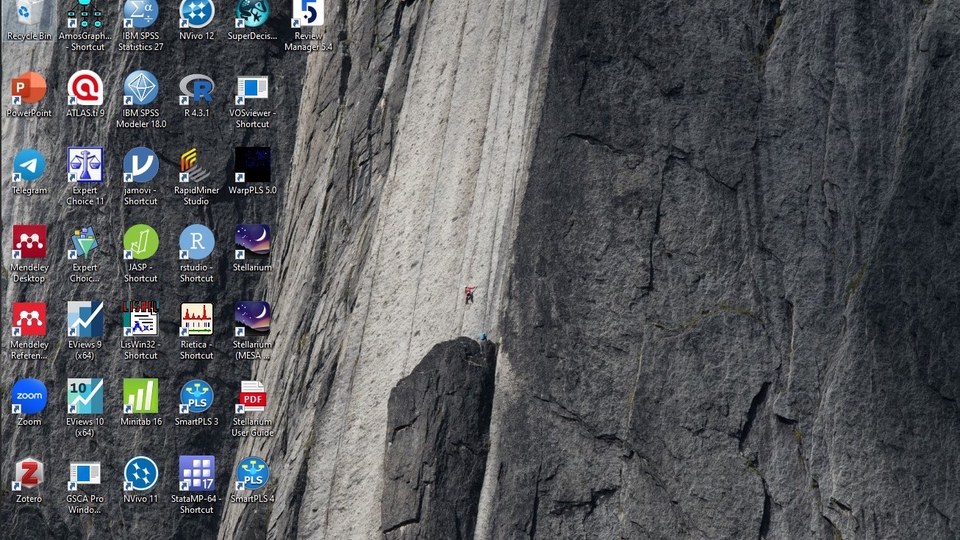 Jasa pengetikan online untuk berbagai kebutuhan, seperti skripsi, makalah, proposal, tugas sekolah, dan dokumen.