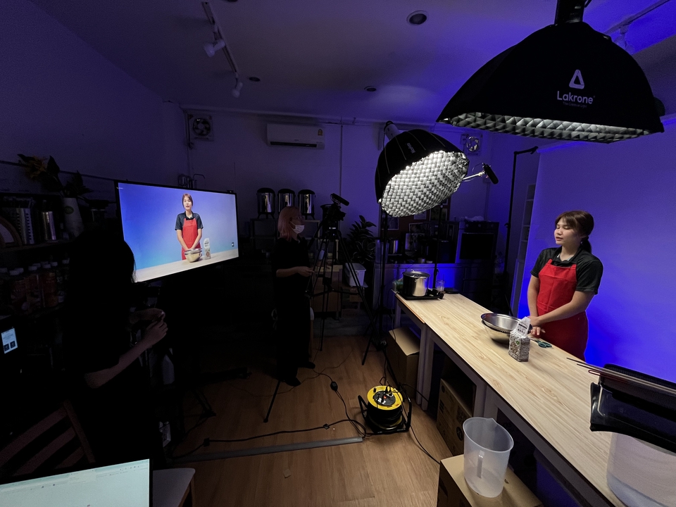 รับตัดต่อวีดีโอ ตัดต่อวีดีโอโฆษณา ถ่ายวีดีโอ งานแต่ง