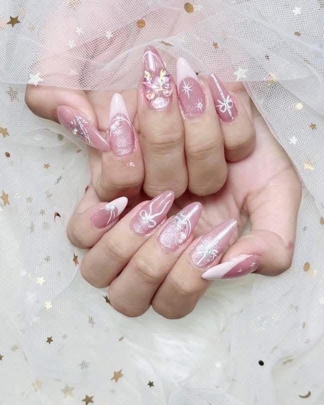 บริการทำเล็บที่บ้าน รับทำเล็บเจลสวยหรูลายน่ารัก ช่างทำเล็บมืออาชีพ ทำเล็บนอกสถานที่