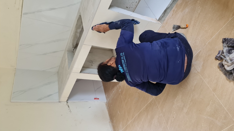 ช่างปูกระเบื้องมืออาชีพ รับเหมาปูกระเบื้อง กระเบื้องสวย คุณภาพสูง ราคาประหยัด