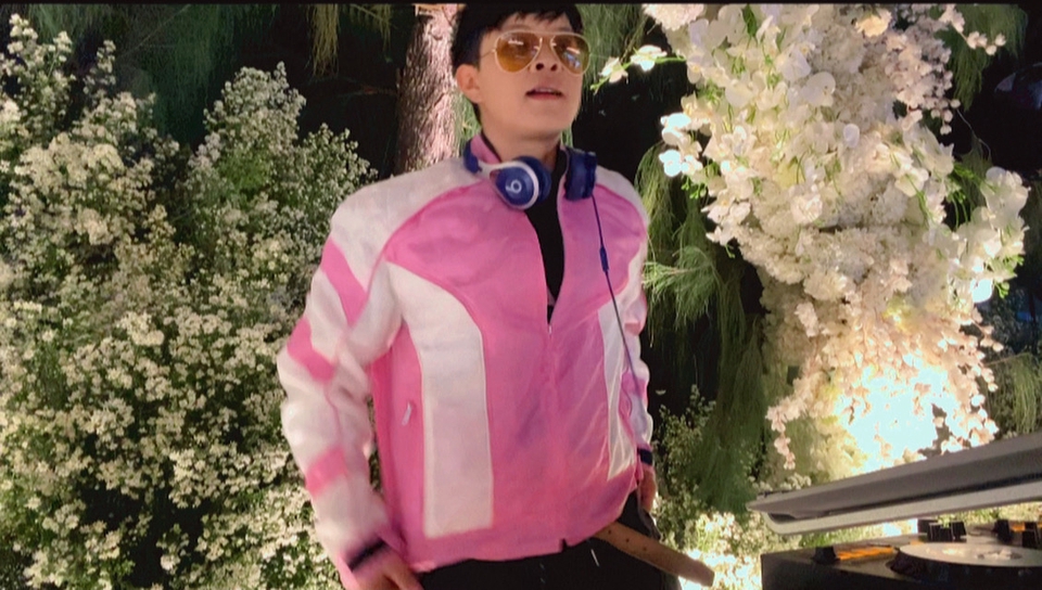 จ้างดีเจเปิดแผ่นงานแต่งงาน ดีเจมืออาชีพ ราคาดี