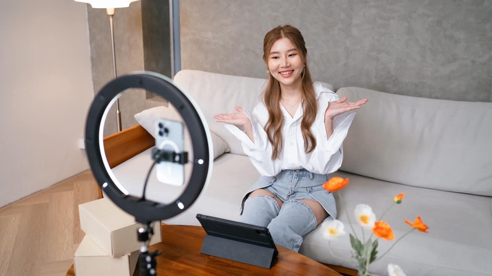 เน็ตไอดอลและบล็อกเกอร์รีวิว - รีวิวสินค้าและบริการ/รับผลิตคอนเทนต์ทุกช่องทาง Tiktok IG FB YT TW - 1