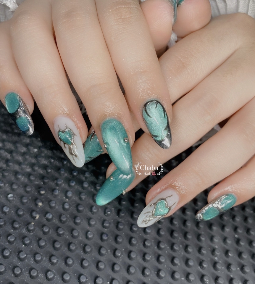 บริการทำเล็บที่บ้าน เจลทาเล็บสีเขียวสวยหรู ติดต่อช่างทำเล็บมืออาชีพ