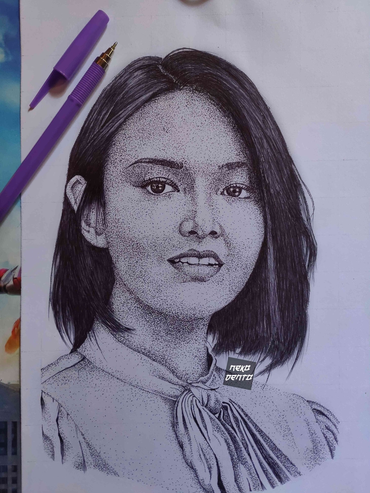 Jasa lukis wajah freelance, gambar sketsa wajah dengan pensil, karikatur wanita hitam putih