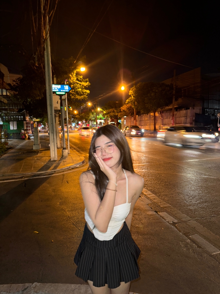 เน็ตไอดอลสาวสวย น่ารัก รีวิวเสื้อผ้า เดรสสวยๆ สไตล์น่ารัก