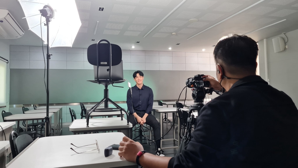 รับตัดต่อวีดีโอ รับถ่ายวีดีโอ งานสัมมนา ถ่ายวีดีโอ โปรโมทสินค้า ทำวีดีโอ พรีเซนเทชั่น