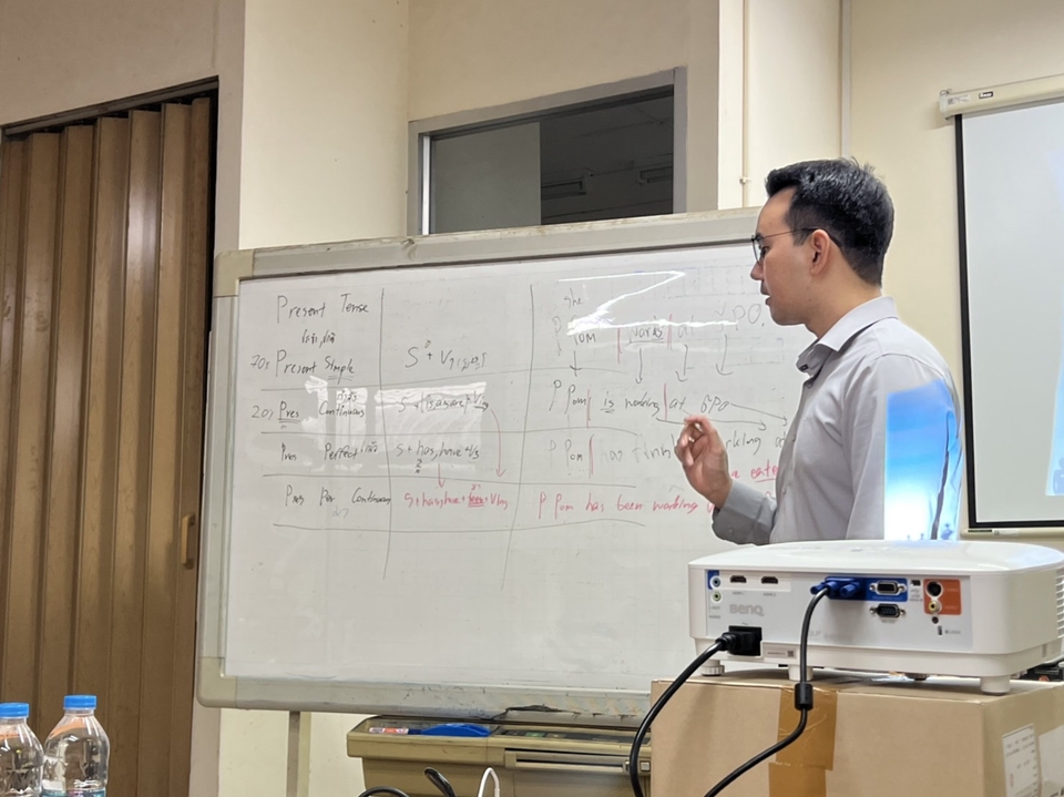 ผู้เชี่ยวชาญให้ความรู้เฉพาะด้าน - English for Corporate สอนภาษาอังกฤษองค์กร บริษัท กลุ่มพนักงาน - 8