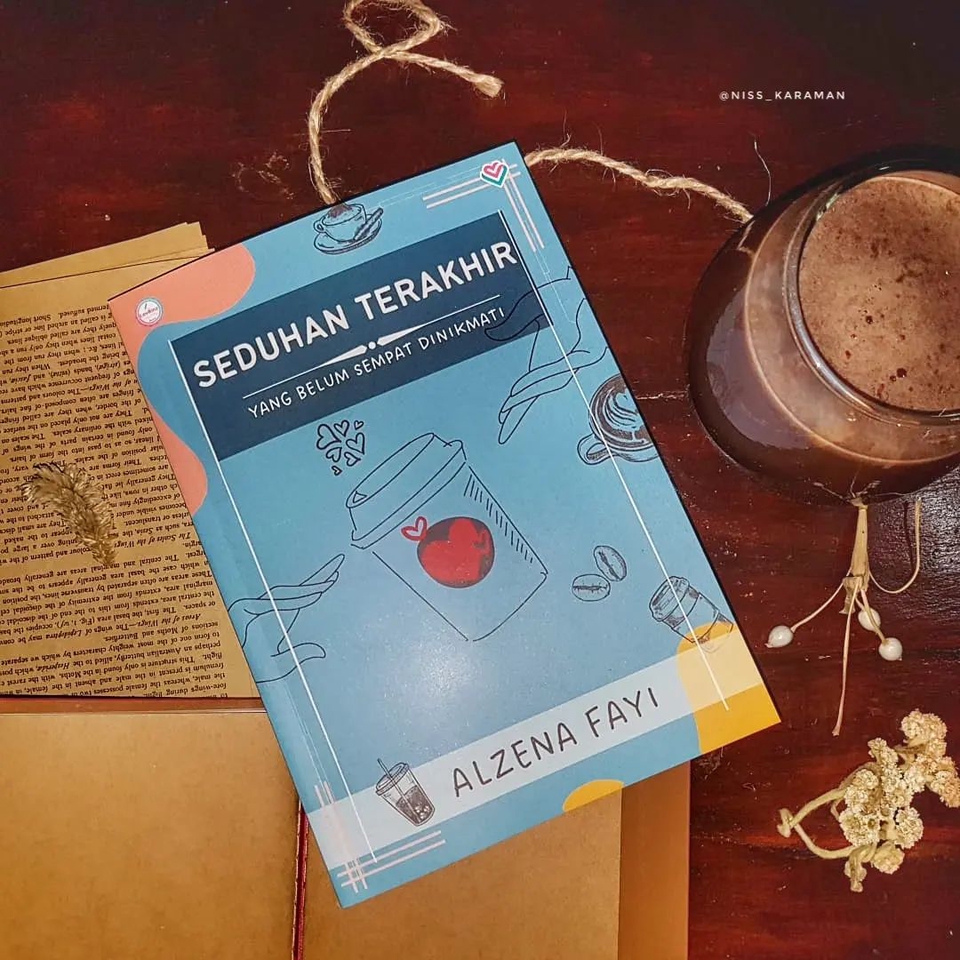 Jasa penulisan konten freelance untuk buku tentang kopi, "Seduhan Terakhir: Yang Belum Sempat Dinikmati", oleh Alzena Fayi.