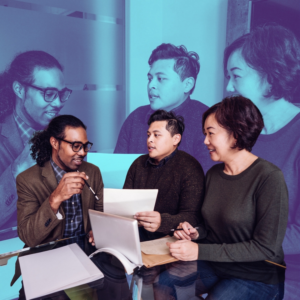 Jasa edit foto profesional untuk pengantin, wedding, prewedding, dan wisuda dengan photoshop. Edit background, hapus watermark, dan ganti background foto online.