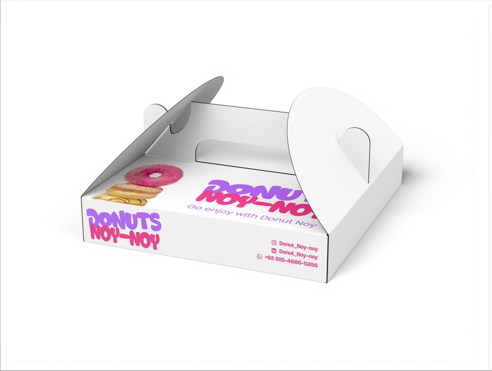 Desain Kemasan Makanan Unik untuk Produk Donat dengan Logo "Donut Noy-Noy" dan Nama Toko "Donut Noy-Noy".