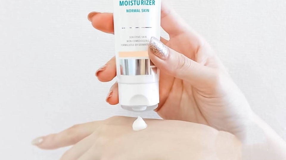 นางแบบมือสวย มือเรียว เนียน สวย หานางแบบมือ นางแบบมือ ราคา นางแบบมือสวย