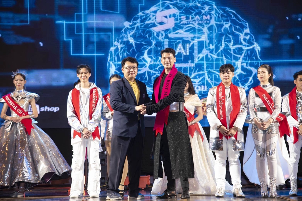 จ้างพิธีกรมืออาชีพ MC งานแต่งงาน งานบวช อีเว้นท์ ราคาประหยัด พิธีกรไลฟ์สด รับจ้างทั่วประเทศ