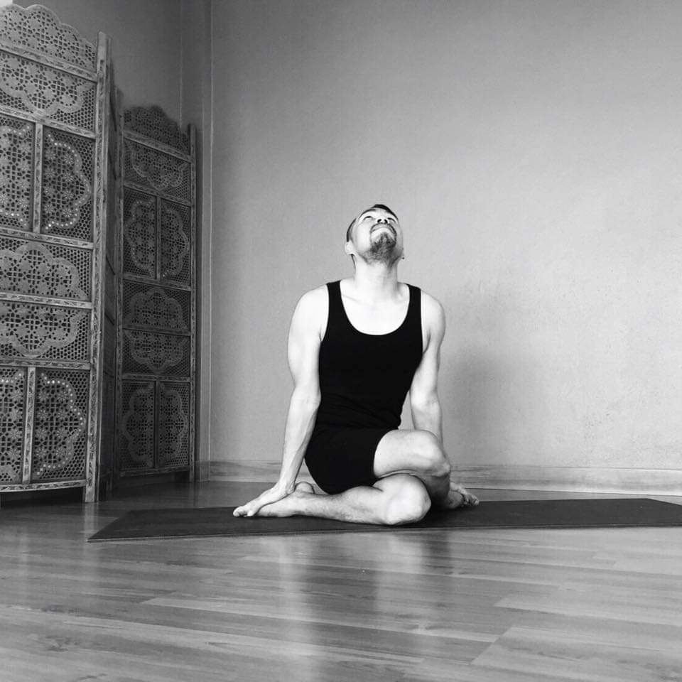 รับสอนโยคะส่วนตัวที่บ้านท่านั่งโยคะ