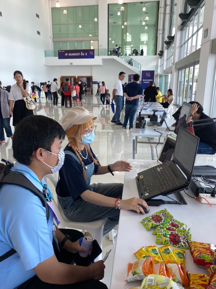 อื่นๆ - รับออกบูธ/ยืนประจำบูธ - 4