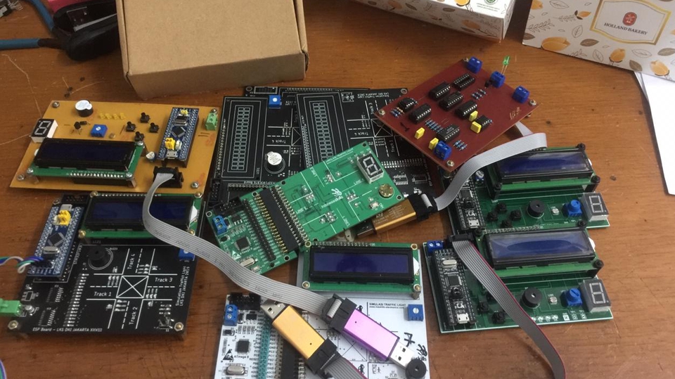 Elektronik & Robotika - Desain PCB dan Embedded System Programming -- Elektronika & Robotika - 1