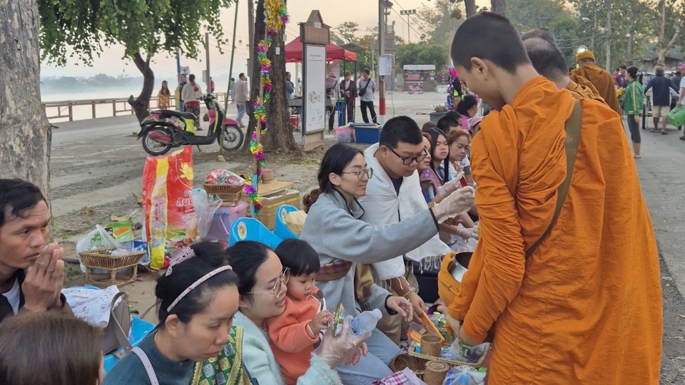 รับจ้างทำบุญออนไลน์ ทำบุญใส่บาตร บุญ