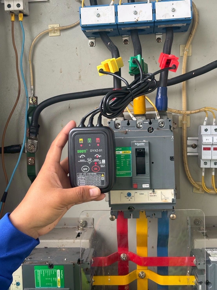 ช่างไฟฟ้าตรวจสอบระบบไฟฟ้าด้วยเครื่องมือ DYXZ-01 รับเดินสายไฟ ช่างไฟฟ้ากรุงเทพฯ