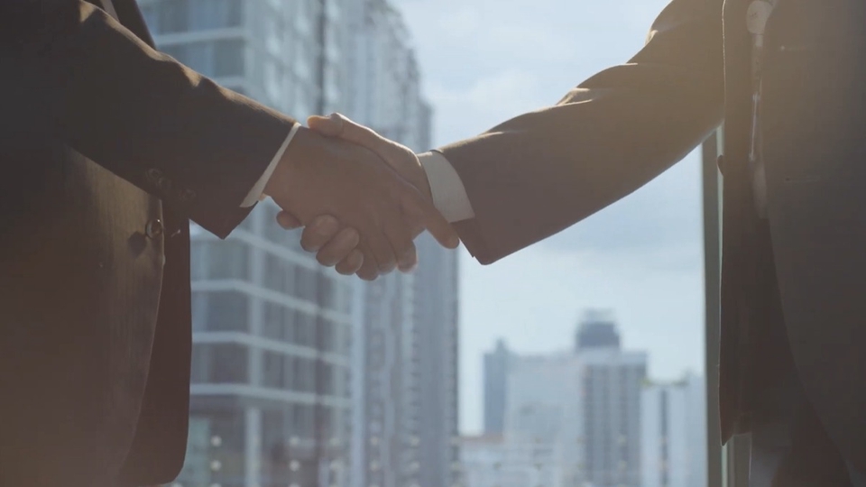 รับตัดต่อวีดีโอ ราคาถูก ถ่ายวีดีโอแต่งงาน ทำวีดีโอพรีเซนเทชั่น