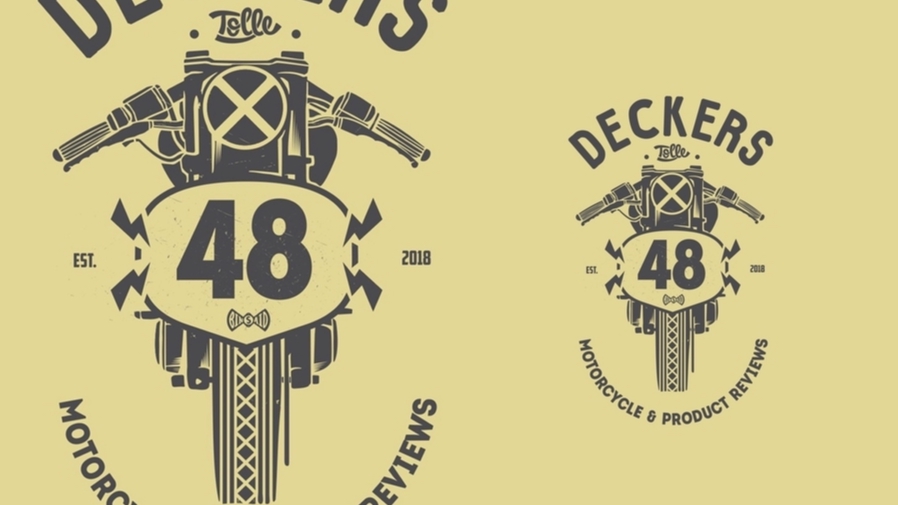 Desain kaos distro motor custom dengan logo Deckers 48 dan ilustrasi motor