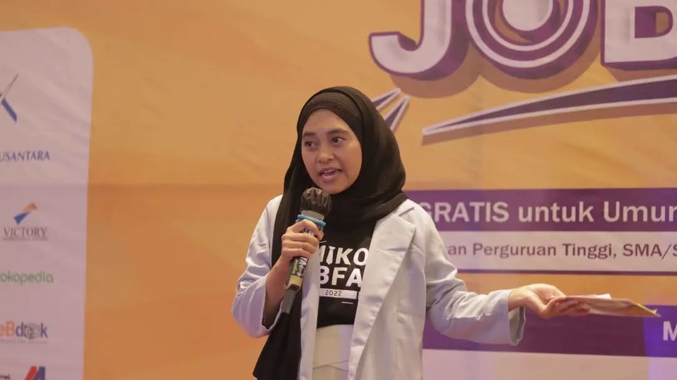 Jasa pengisi suara freelance perempuan untuk iklan, dubbing, dan video.
