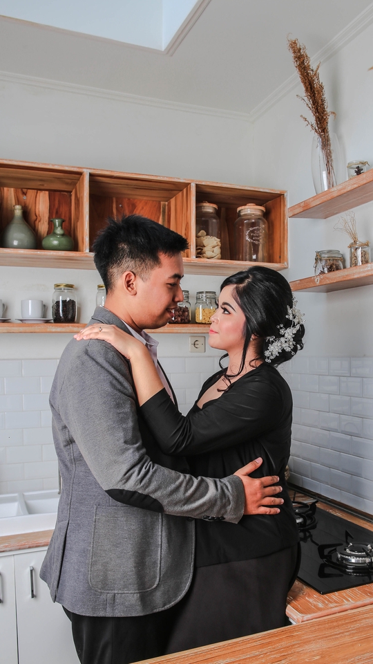 Fotografi - JASA FOTO PREWEDDING OUTDOOR ATAU INDOOR ( WILAYAH MAGETAN, MADIUN, NGAWI, SURAKARTA DAN JOGJA) - 2