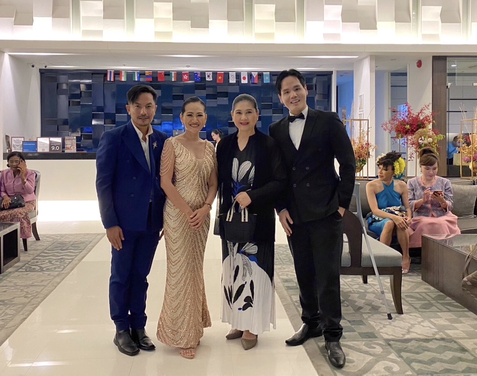 หาพิธีกรงานแต่งงานมืออาชีพ พิธีกรงานแต่ง ราคาดี พิธีกร Event  MC งานแต่ง  รับจ้างพิธีกรทั่วไทย  จ้าง MC  พิธีกรภาษาอังกฤษ
