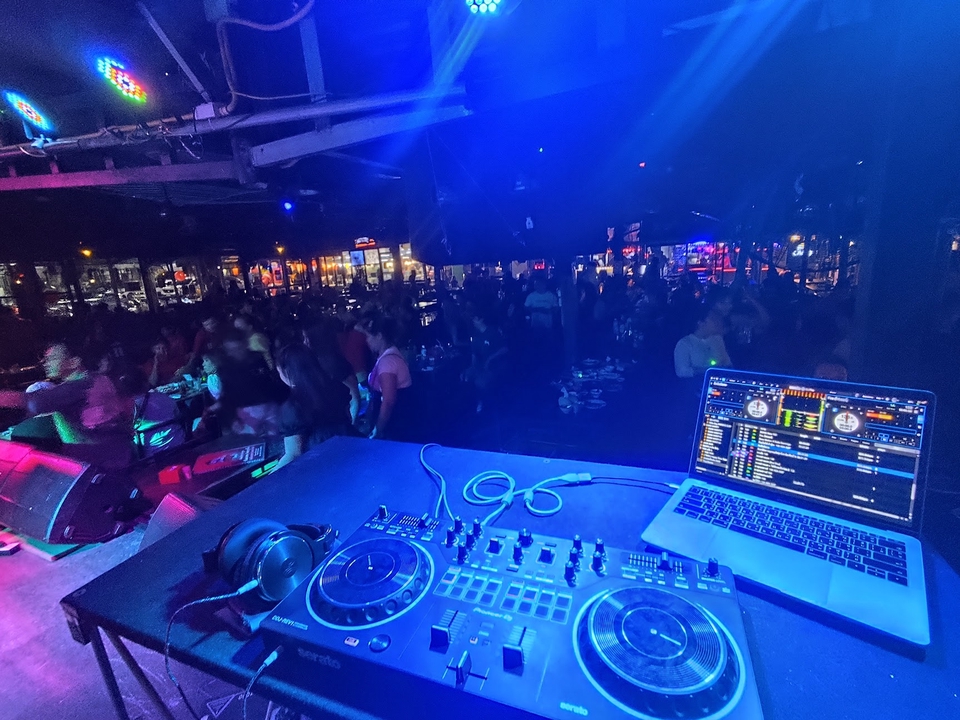จ้างดีเจเปิดงาน ดีเจมืออาชีพ ราคาถูก บริการทั่วไทย