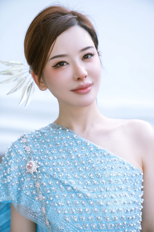 ช่างแต่งหน้ารับปริญญา แต่งหน้าทำผม ช่างแต่งหน้าเกาหลี รับแต่งหน้า ช่างแต่งหน้าเจ้าสาว