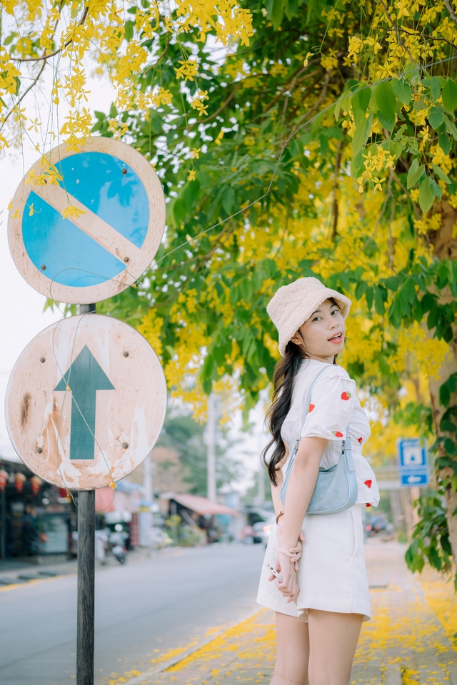 ช่างภาพหญิง รับถ่ายภาพ portrait ในสวนดอกไม้