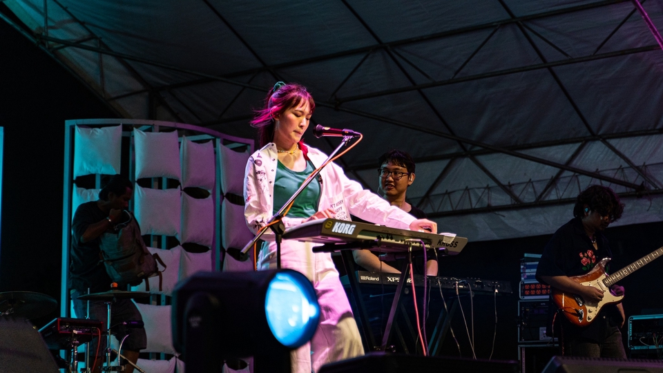 รับถ่ายภาพดนตรี รับถ่ายรูปคอนเสิร์ต บรรยากาศสดใส ช่างภาพมืออาชีพ