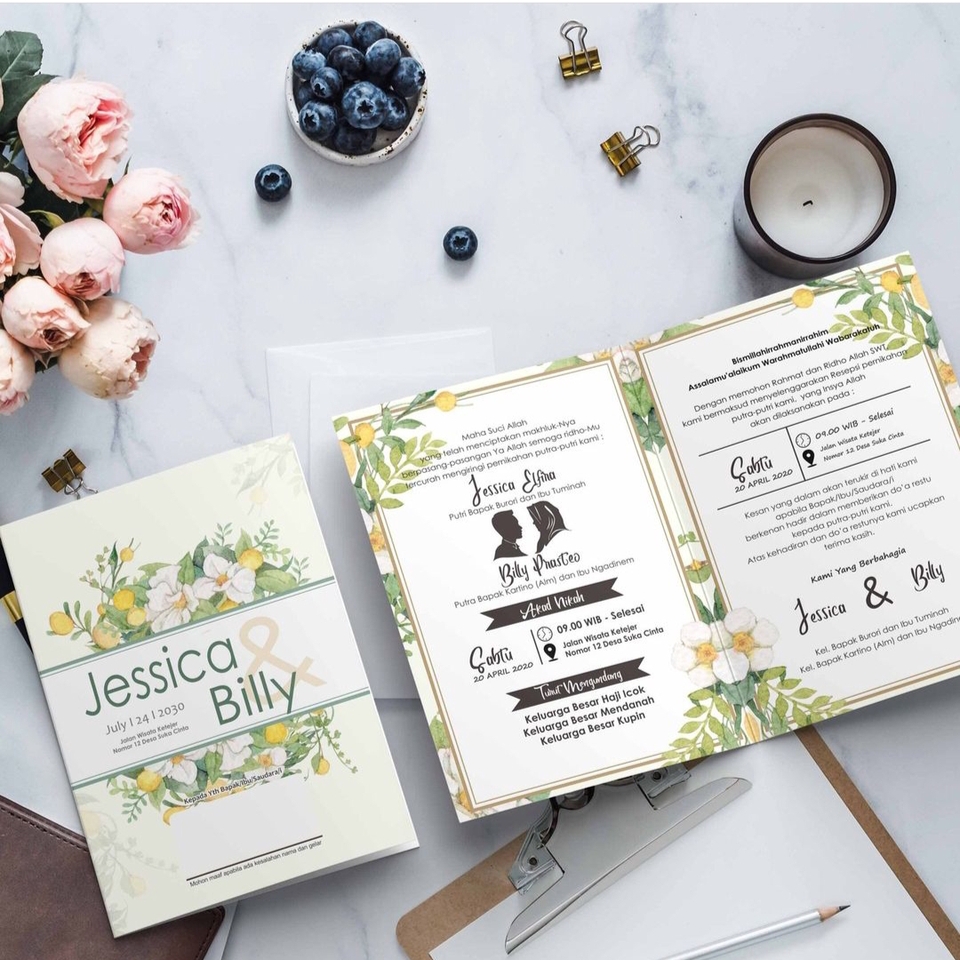 Desain undangan pernikahan unik dan murah dengan tema bunga dan dedaunan hijau. Desain undangan pernikahan dengan nama Jessica dan Billy. Desain kartu undangan pernikahan unik dengan background warna putih dan hijau muda.
