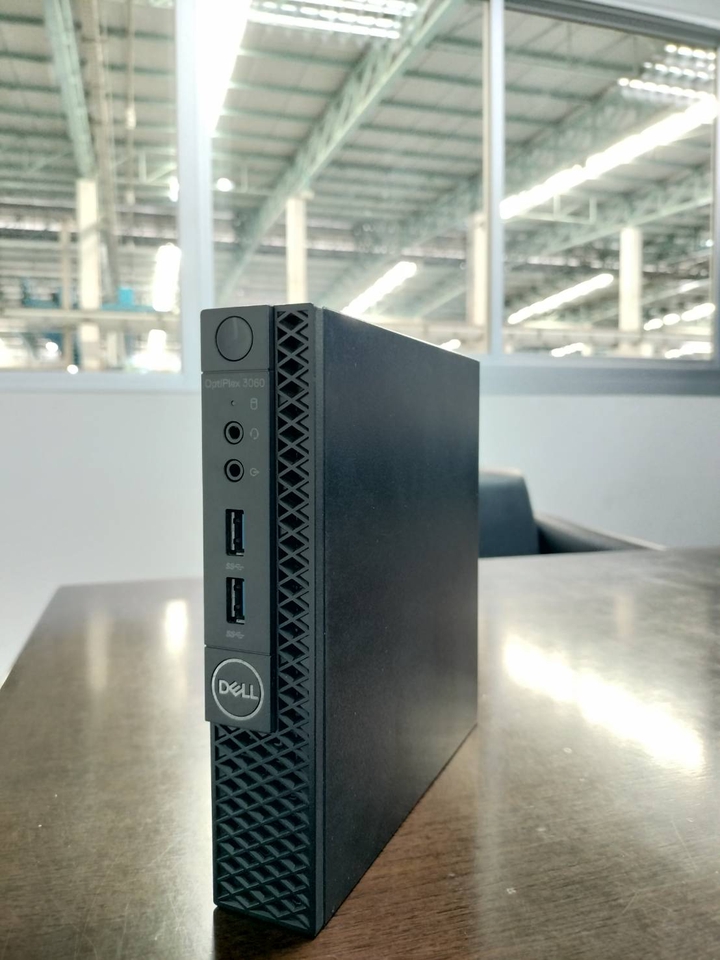 เซิร์ฟเวอร์เดสก์ท็อป Dell ขนาดเล็ก สำหรับติดตั้งระบบเครือข่าย