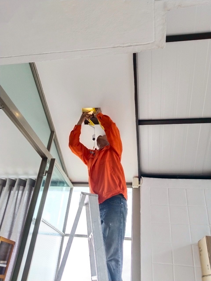 ช่างไฟฟ้าติดตั้งไฟฟ้าภายในบ้าน รับเหมาไฟฟ้า เดินสายไฟ ช่างไฟฟ้าบ้าน บริการทั่วไทย