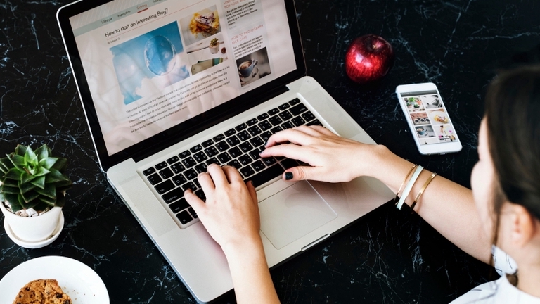 Creative & Content Marketing - Freelance Editor - Content Management : วางแผนคอนเทนต์ให้กับธุรกิจแบบรายเดือน (Website, Facebook) - 1