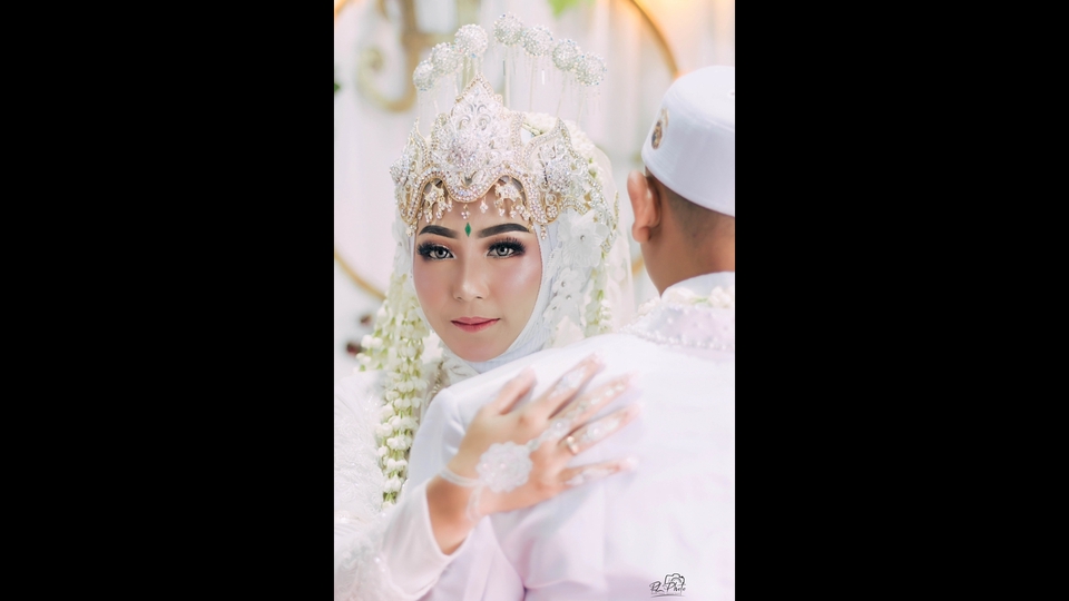 Fotografi - Jabodetabek - Foto Wedding / Pernikahan Free Pre wedding di Studio RLPhoto - 16