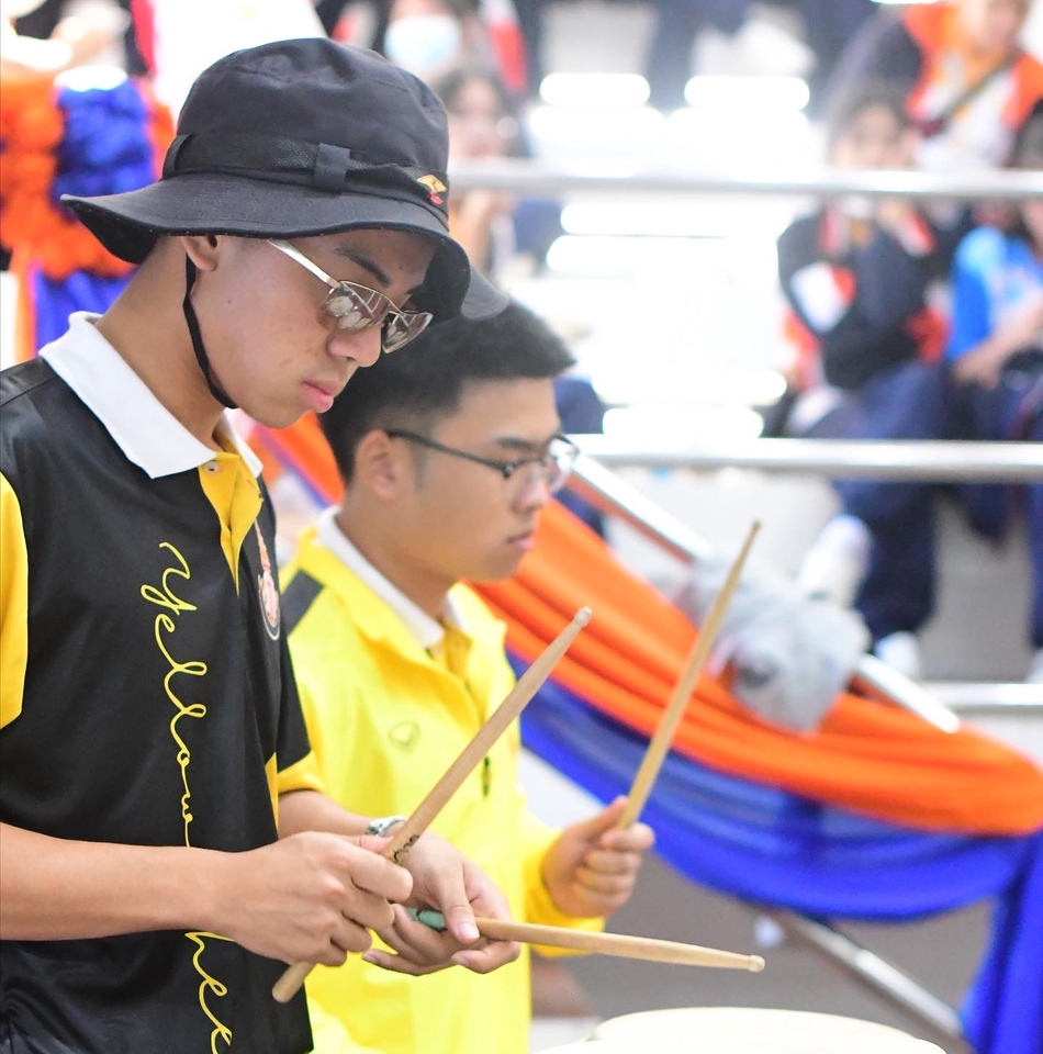 เรียนดนตรีกับครูสอนดนตรีมืออาชีพ