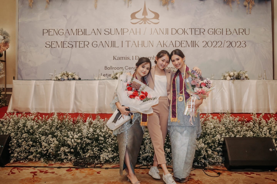 Jasa Fotografi Wisuda Dokter Gigi, Foto Prewedding, Jasa Fotografer Freelance, Harga Jasa Fotografer