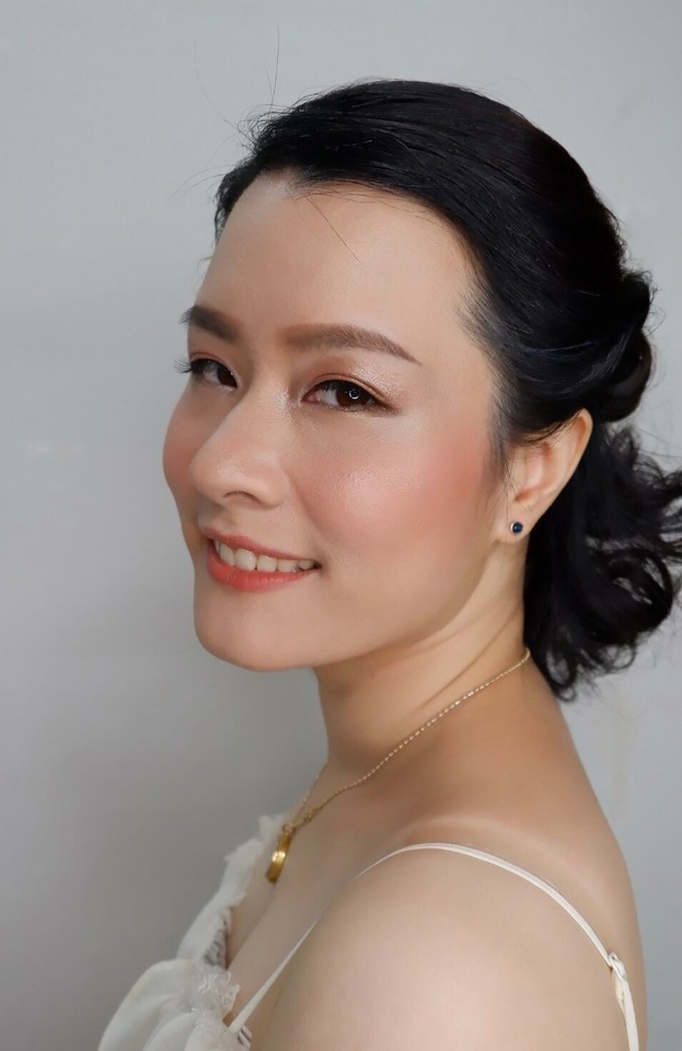 ช่างแต่งหน้า - Doublebee Makeup Artist - 8