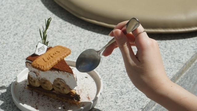 นางแบบมือสวย มือเรียวสวย บริการนางแบบมือ ราคาไม่แพง หานางแบบมือ